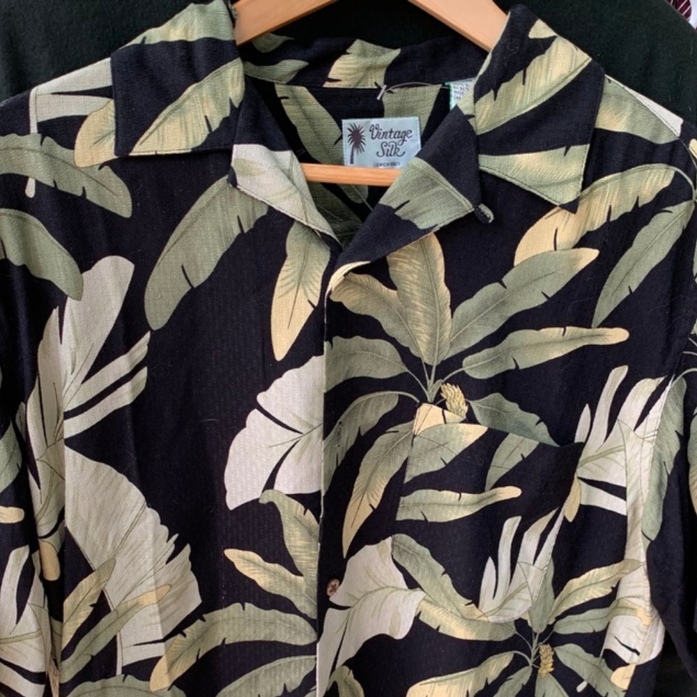 Men's Medium Vintage Silk Shirt.